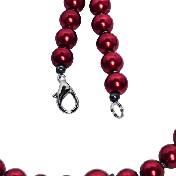 Vintage Heavy Single Strand Red Beaded Necklace With Silver Tone Spacers (5884) - Picture 6 of 7